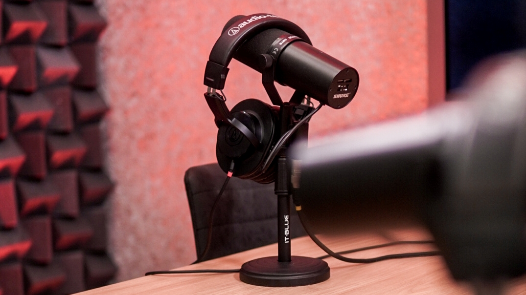Microfone Shure e fones Audio-Technica